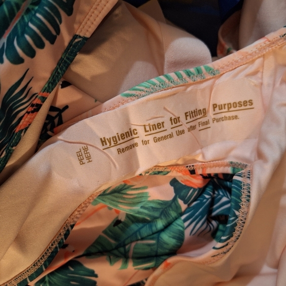 Tropical Flamingo Print Swimsuit - Picture 13 of 14